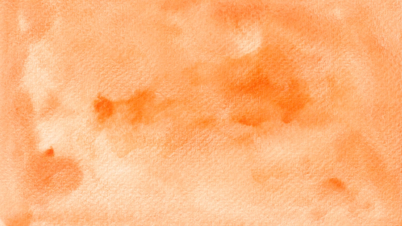 How to Style An Orange Outfit with Your Orange hair